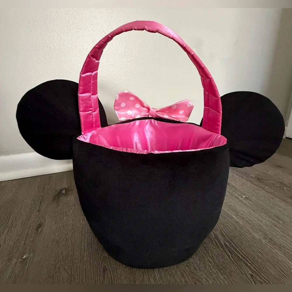 Disney celebrate easter